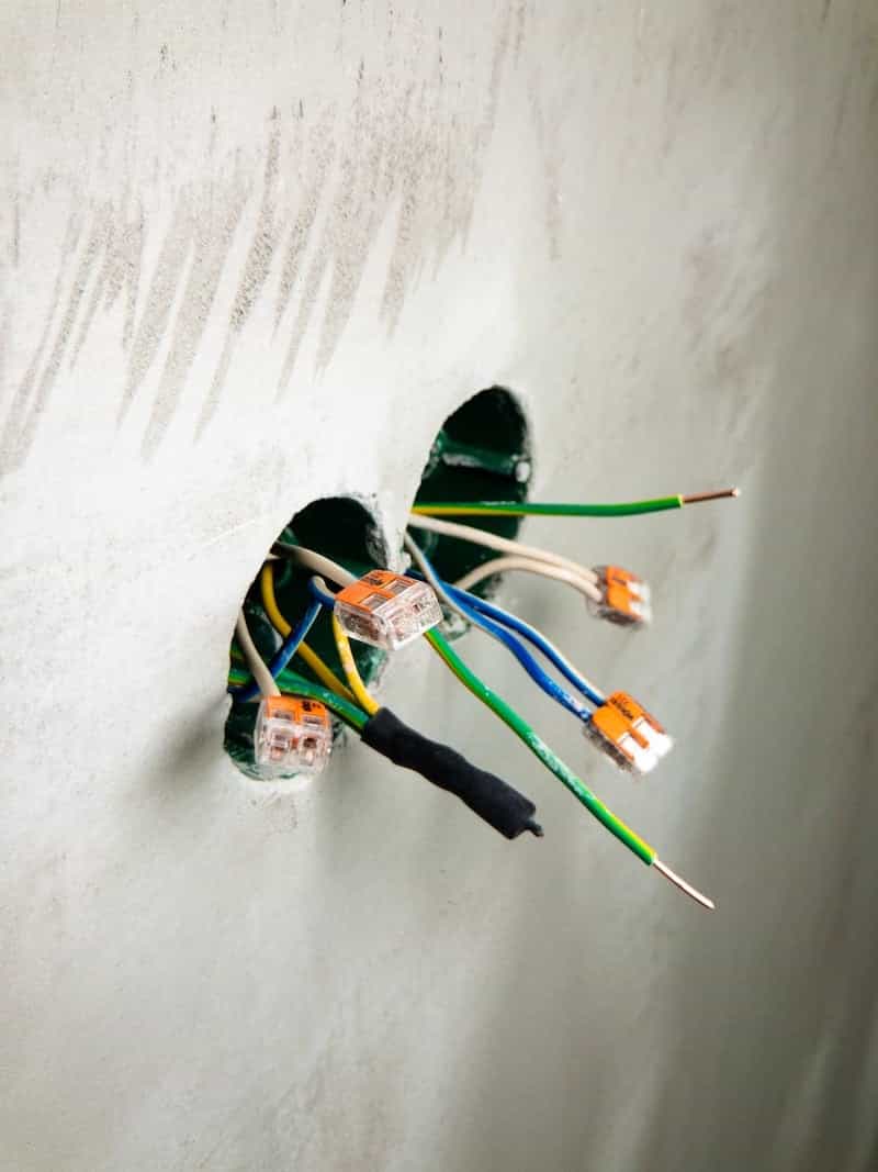 Body_6_THINGS_YOU_SHOULD_KNOW_WIRING_REPAIR-2